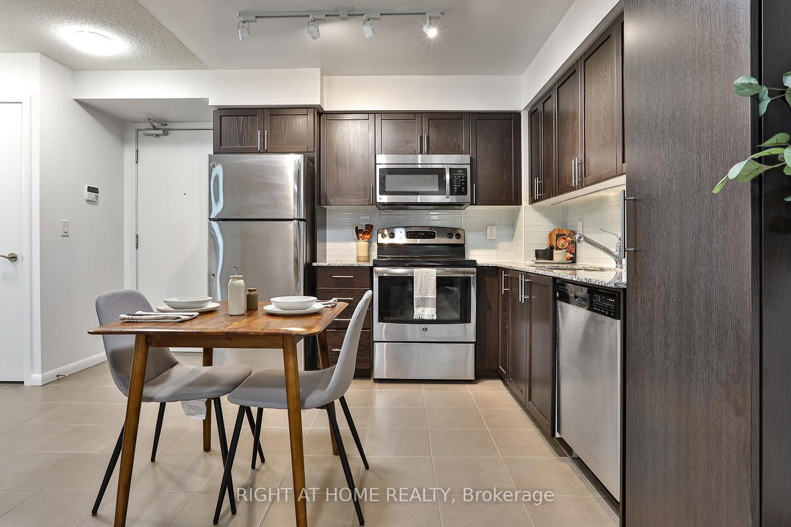 830 Lawrence Avenue W, Unit 335 - Photo 4