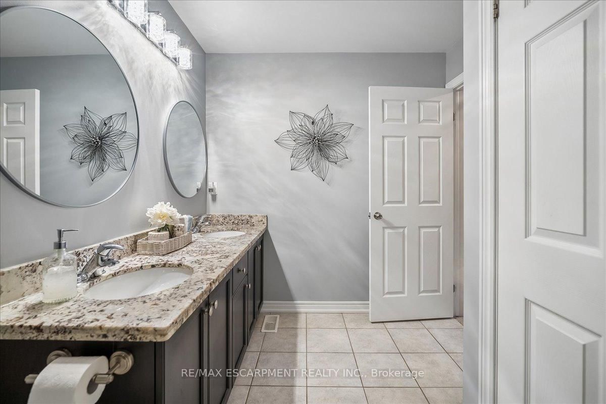 181 Plains Road W, Unit #40 - Photo 37