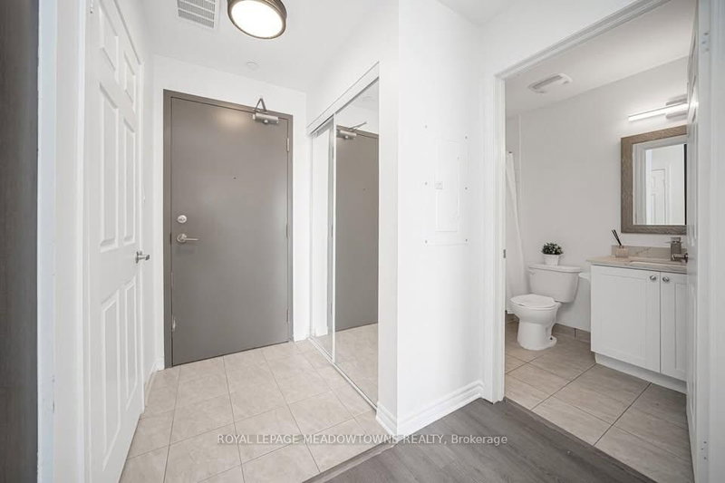 407 - 50 Sky Harbour Dr, Brampton, L6Y 6B8 | Image 3