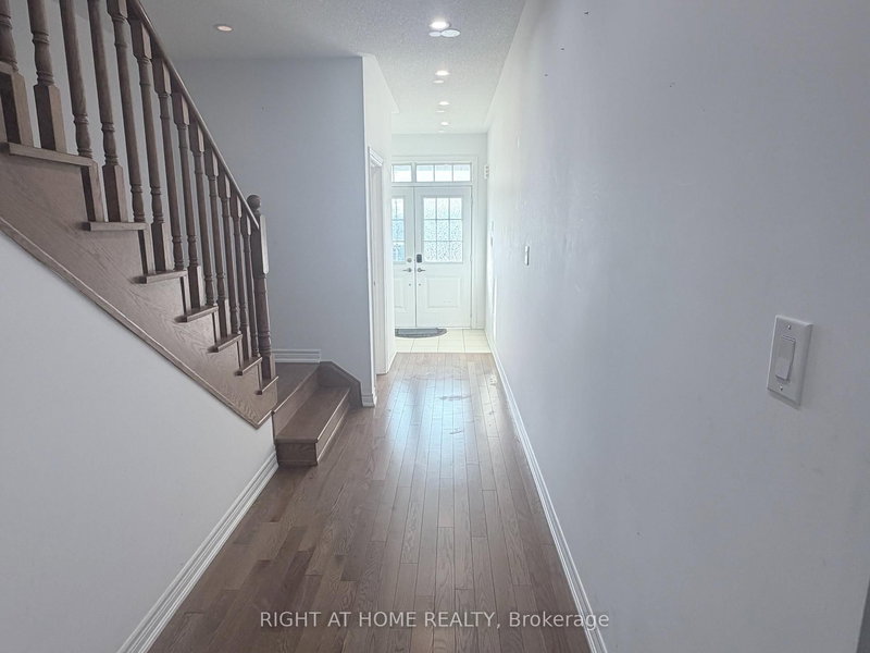 (Upper) - 46 Boathouse Rd, Brampton, L7A 5B7 | Image 3