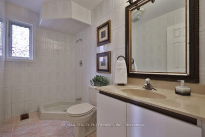 3022 Dalehurst Mississauga,ON L5N 6M8 — Photo 15