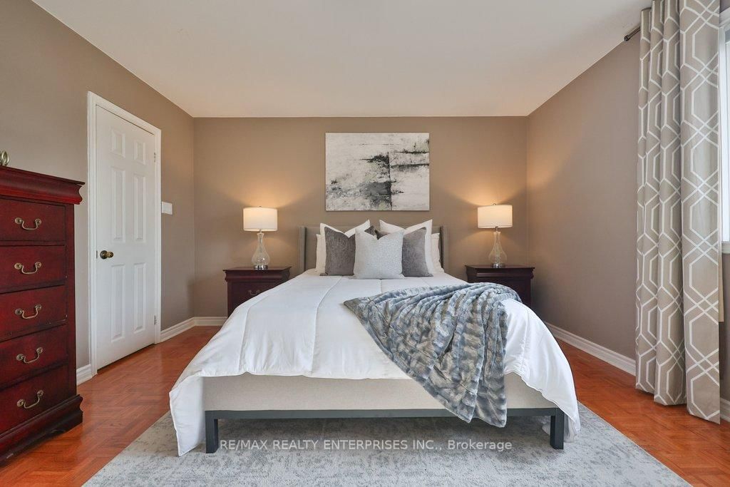 3022 Dalehurst Mississauga,ON L5N 6M8 — Photo 18