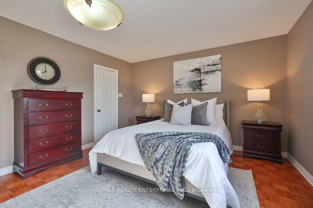 3022 Dalehurst Mississauga,ON L5N 6M8 — Photo 19