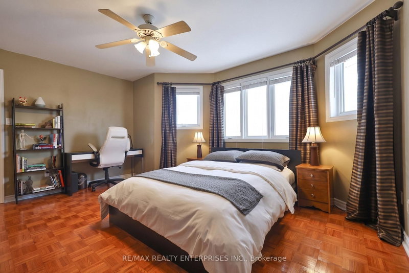 3022 Dalehurst Mississauga,ON L5N 6M8 — Photo 24
