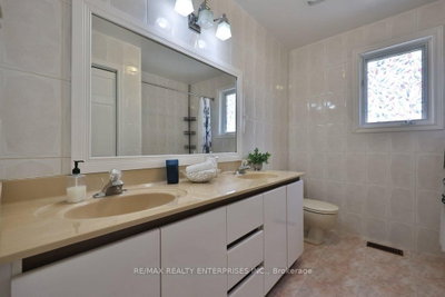 3022 Dalehurst Mississauga,ON L5N 6M8 — Photo 25