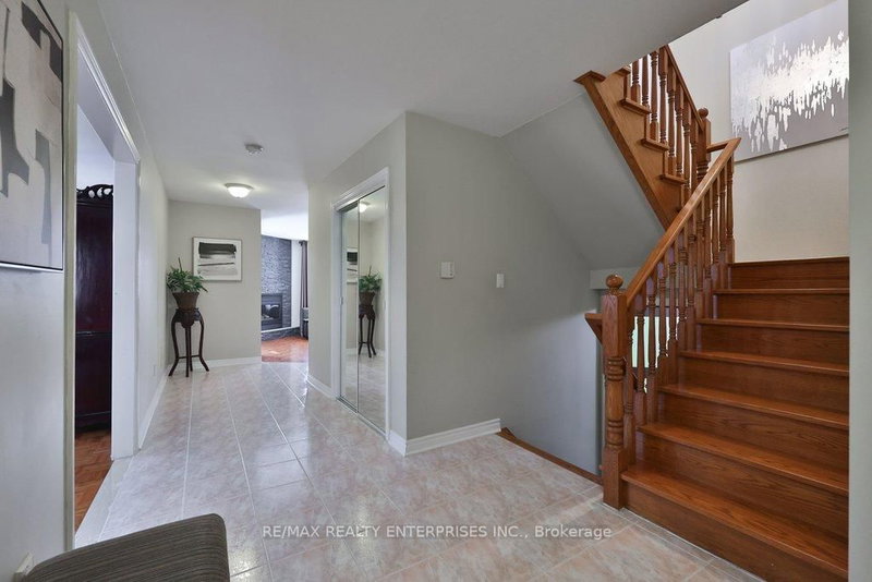 3022 Dalehurst Dr photo 5