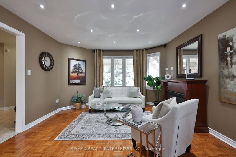 3022 Dalehurst Mississauga,ON L5N 6M8 — Photo 7