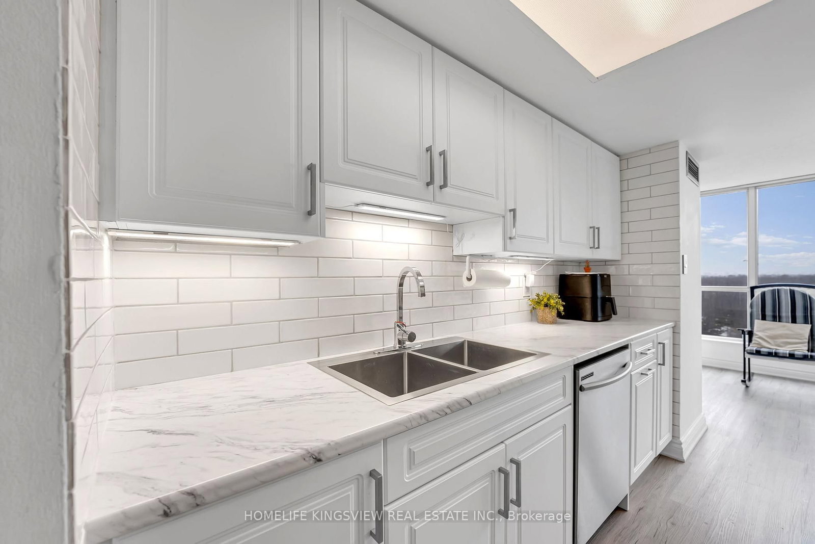 1 Rowntree Road, Unit 806 - Photo 17