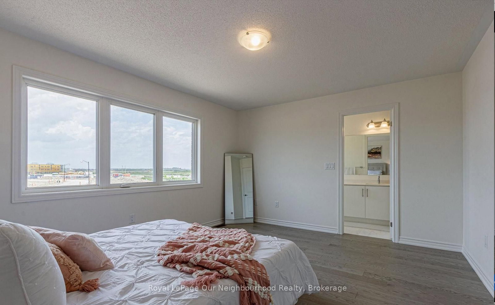 Semi-Detached House for sale at 342 Thimbleweed Court, Milton, Ontario, L9E 1T2 - Walker - MLS: W12997214