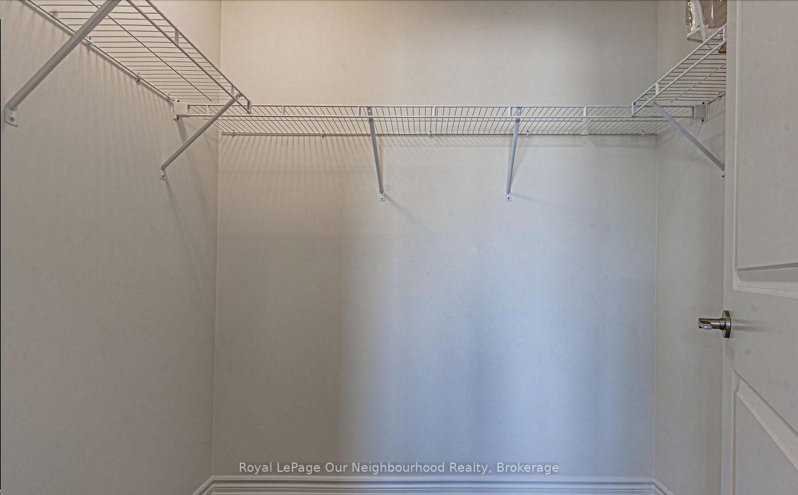 Semi-Detached House for sale at 342 Thimbleweed Court, Milton, Ontario, L9E 1T2 - Walker - MLS: W12997214