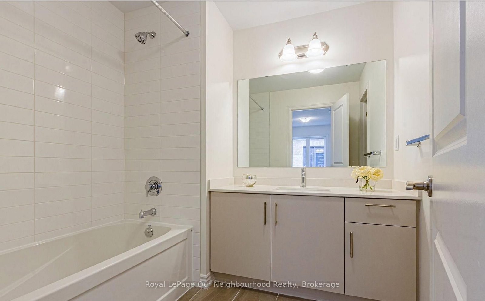 Semi-Detached House for sale at 342 Thimbleweed Court, Milton, Ontario, L9E 1T2 - Walker - MLS: W12997214