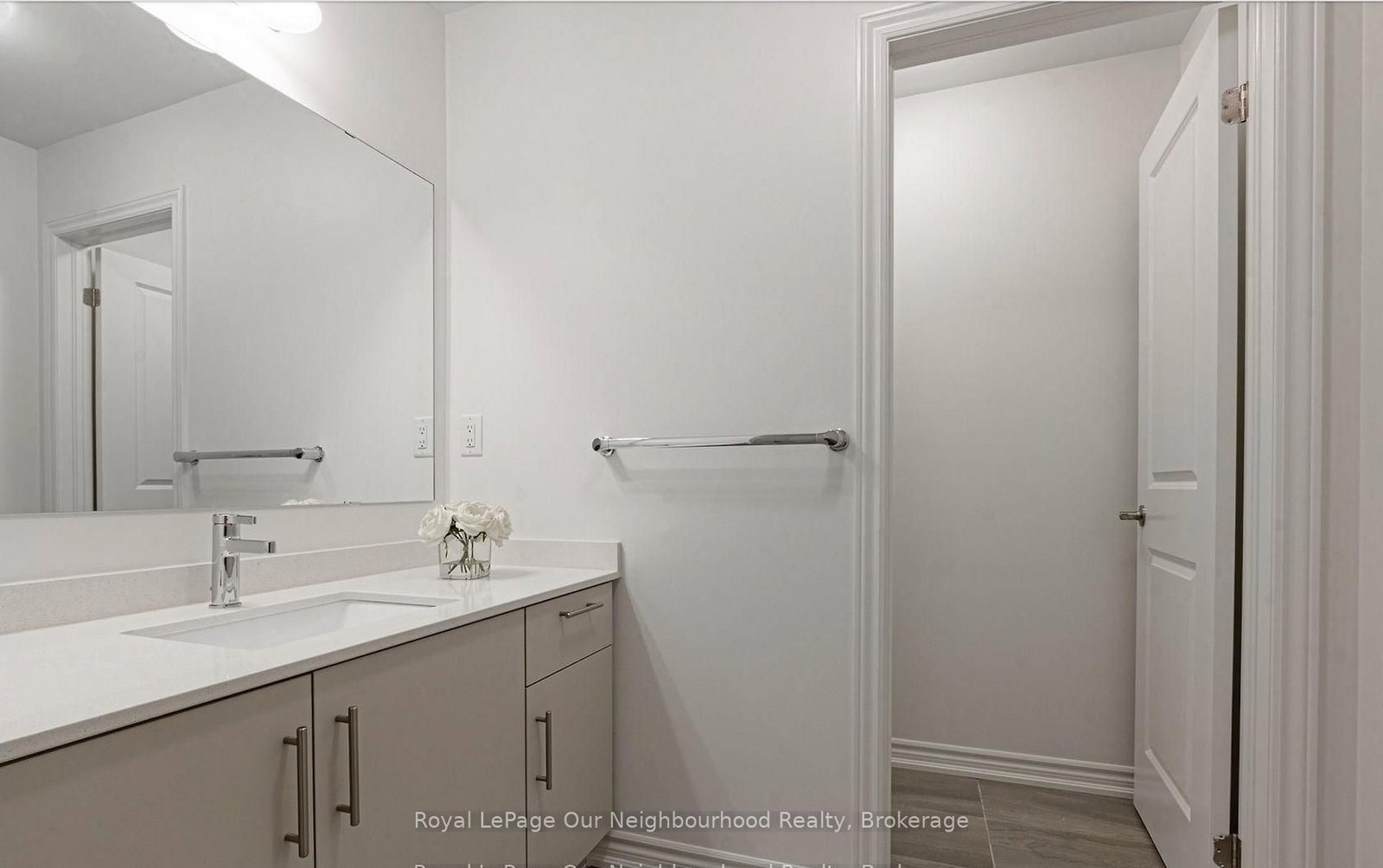 Semi-Detached House for sale at 342 Thimbleweed Court, Milton, Ontario, L9E 1T2 - Walker - MLS: W12997214