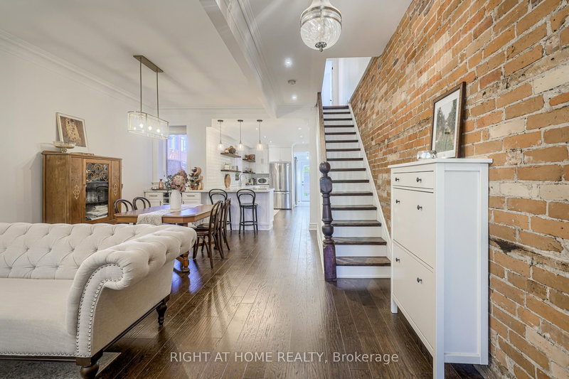 7 Gwynne Ave, Toronto, M6K 2C2 | Image 3