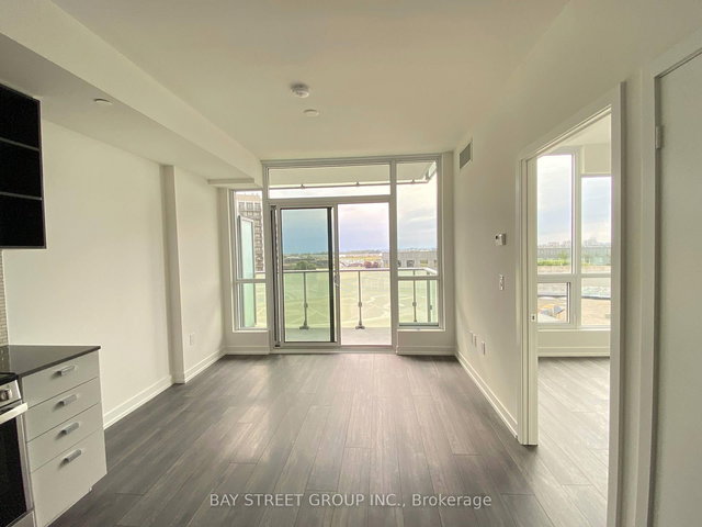 814 - 10 De Boers Drive