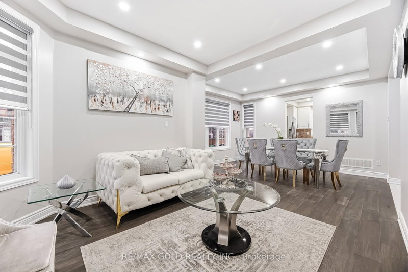 29 Laurentide Cres, Brampton, L6P 1Y3 | Image 3