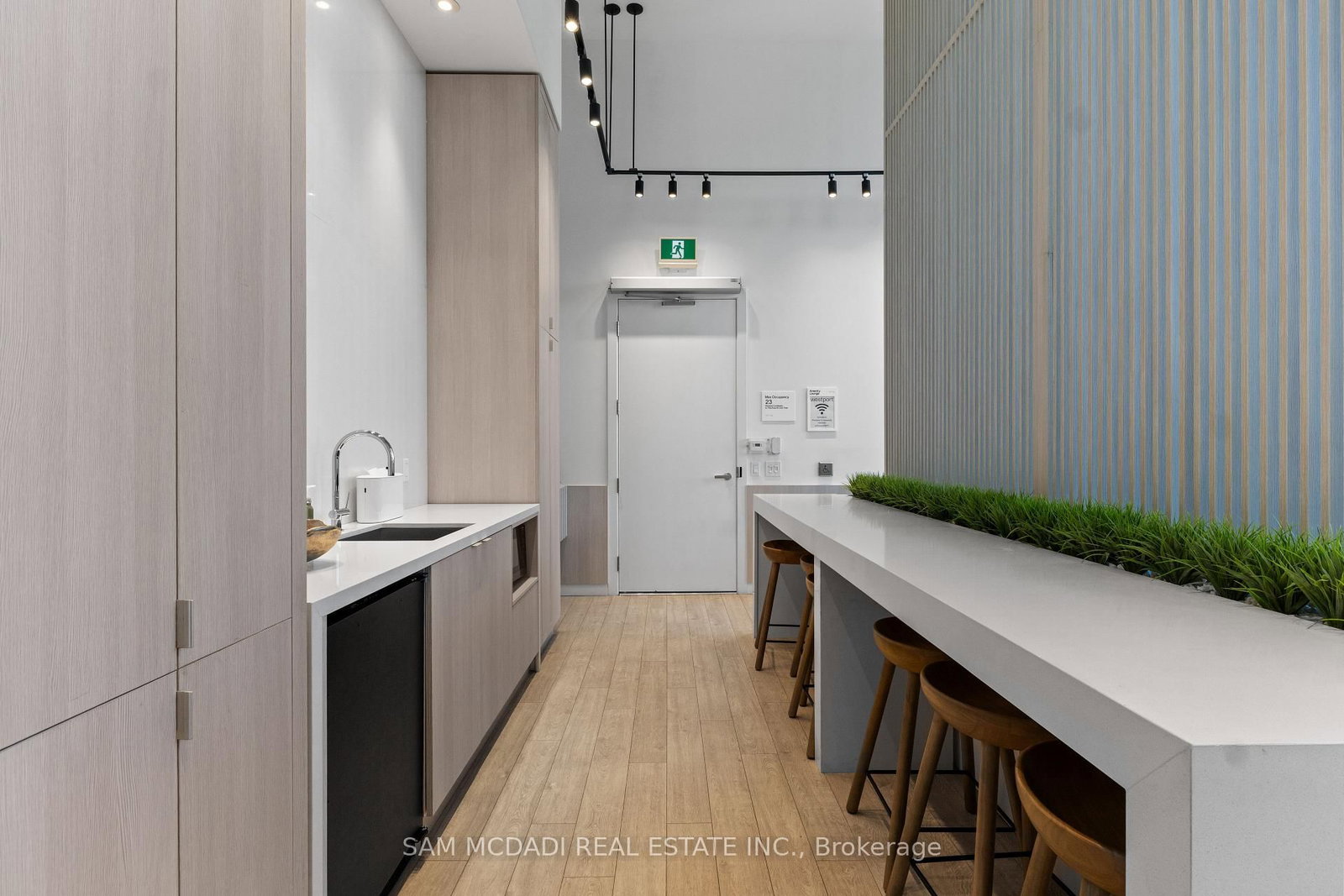 28 Ann Street, Unit 813 - Photo 27