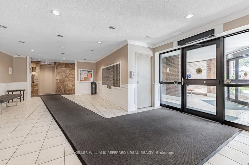 1007 - 3025 Queen Frederica Dr, Mississauga, L4Y 3A1 | Image 3