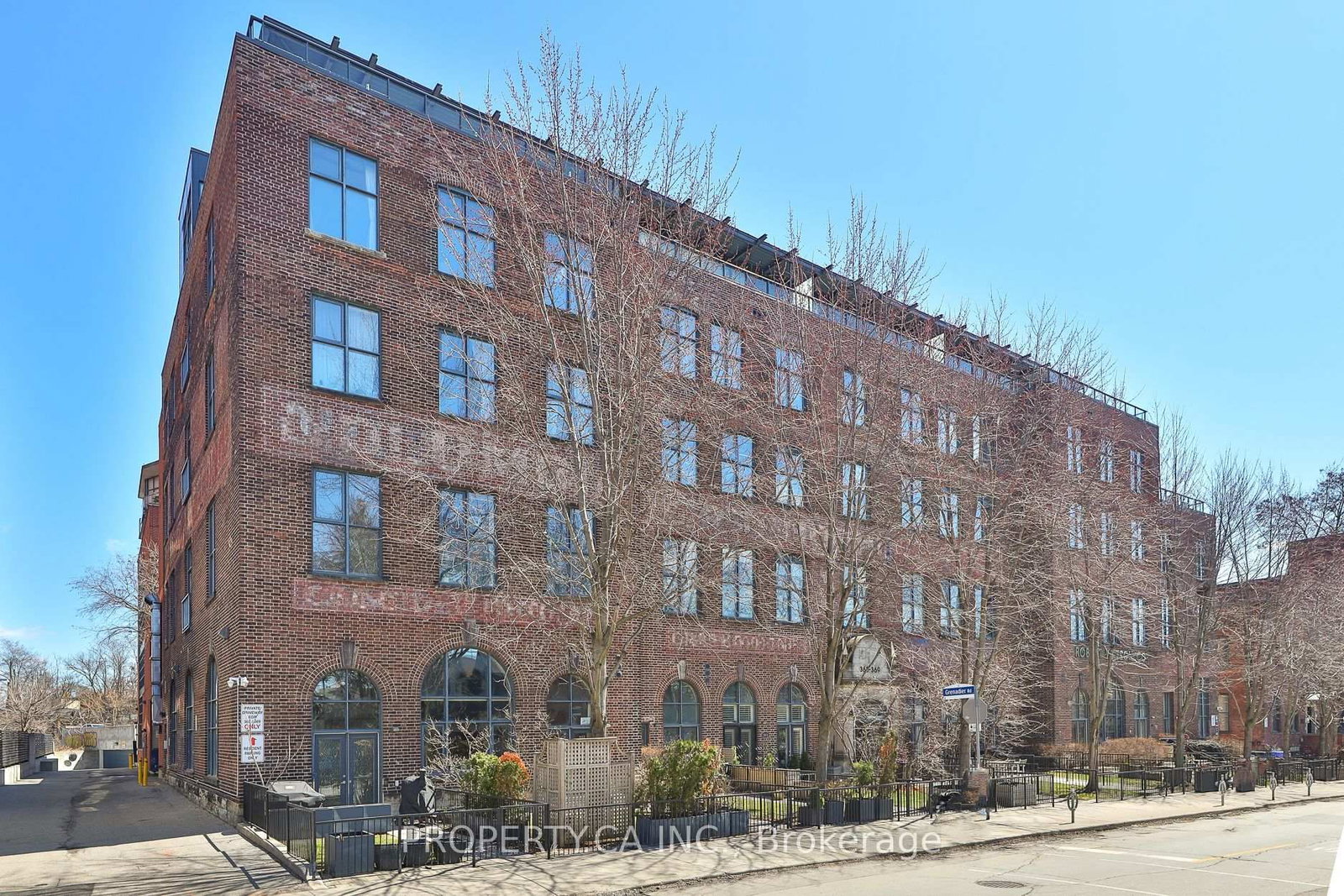 363 Sorauren Avenue, Unit 407 - Photo 14