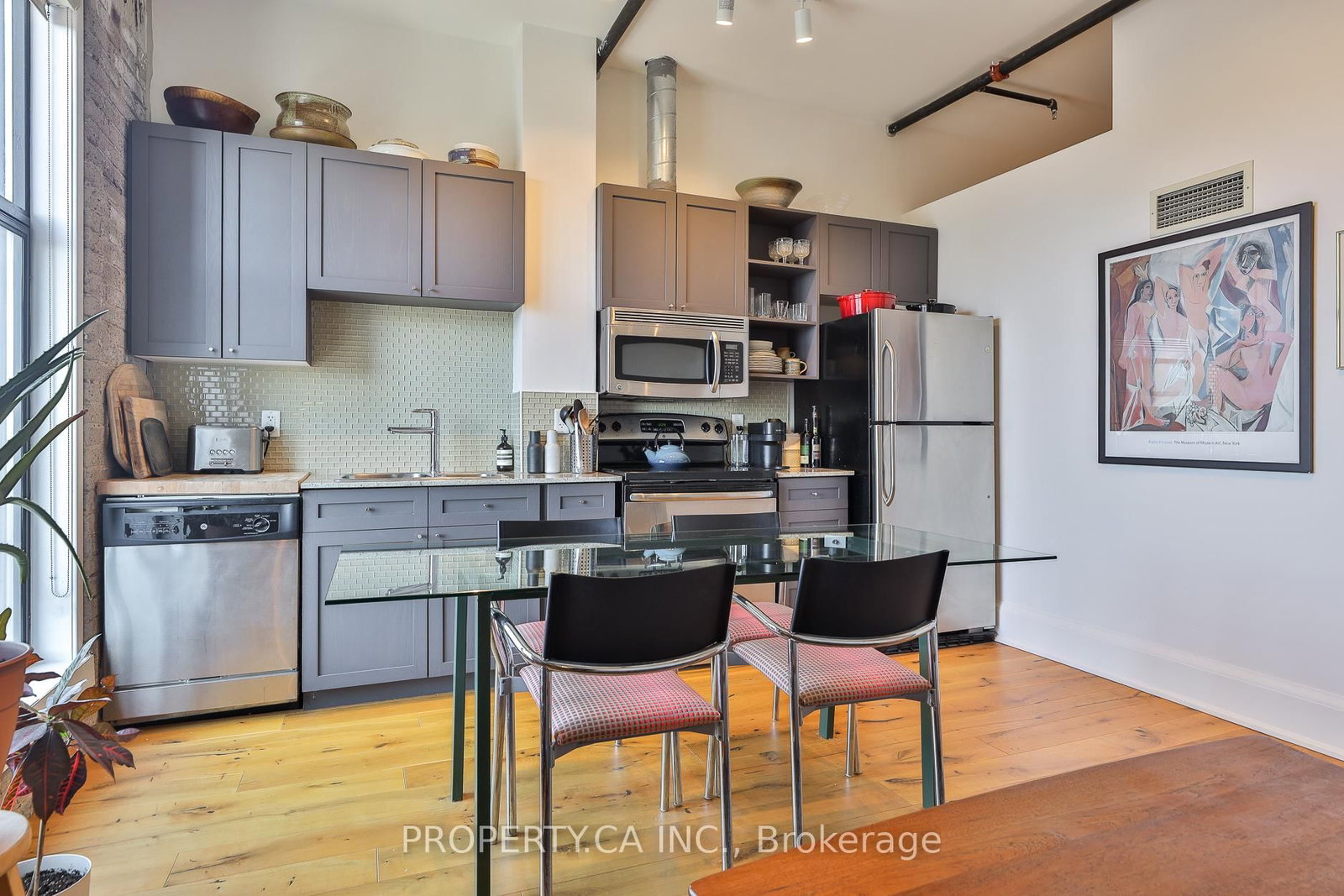 363 Sorauren Avenue, Unit 407 - Photo 3