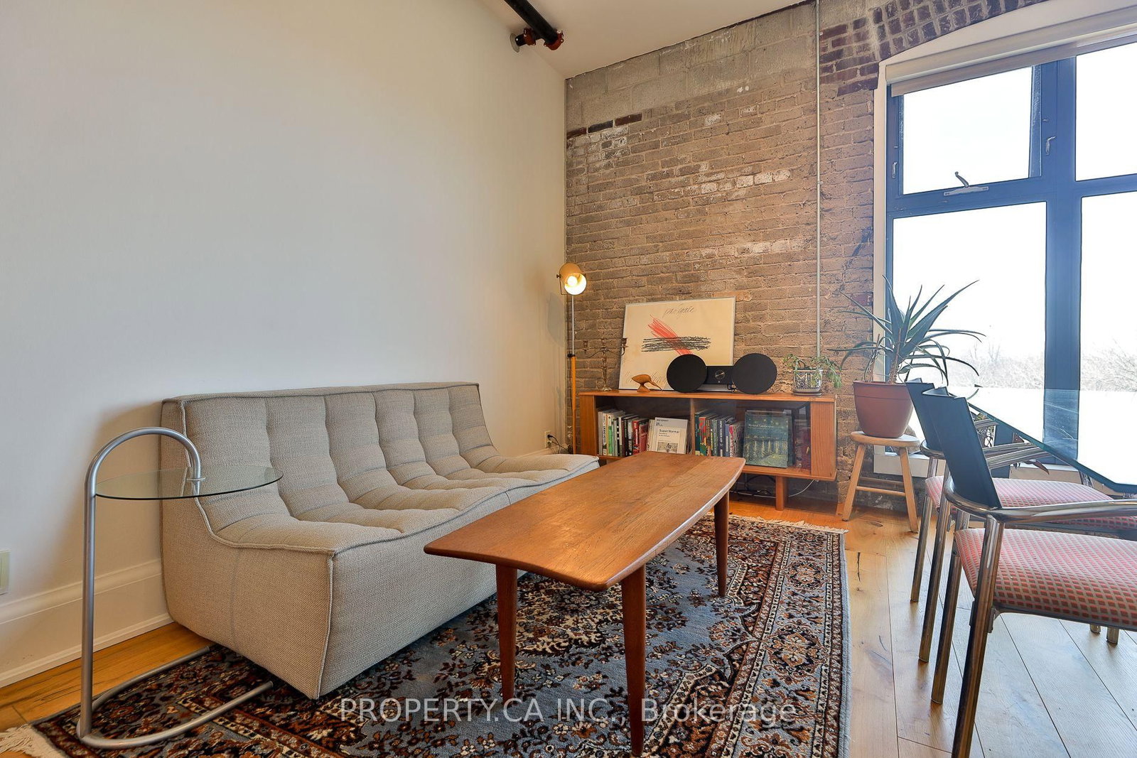 363 Sorauren Avenue, Unit 407 - Photo 4