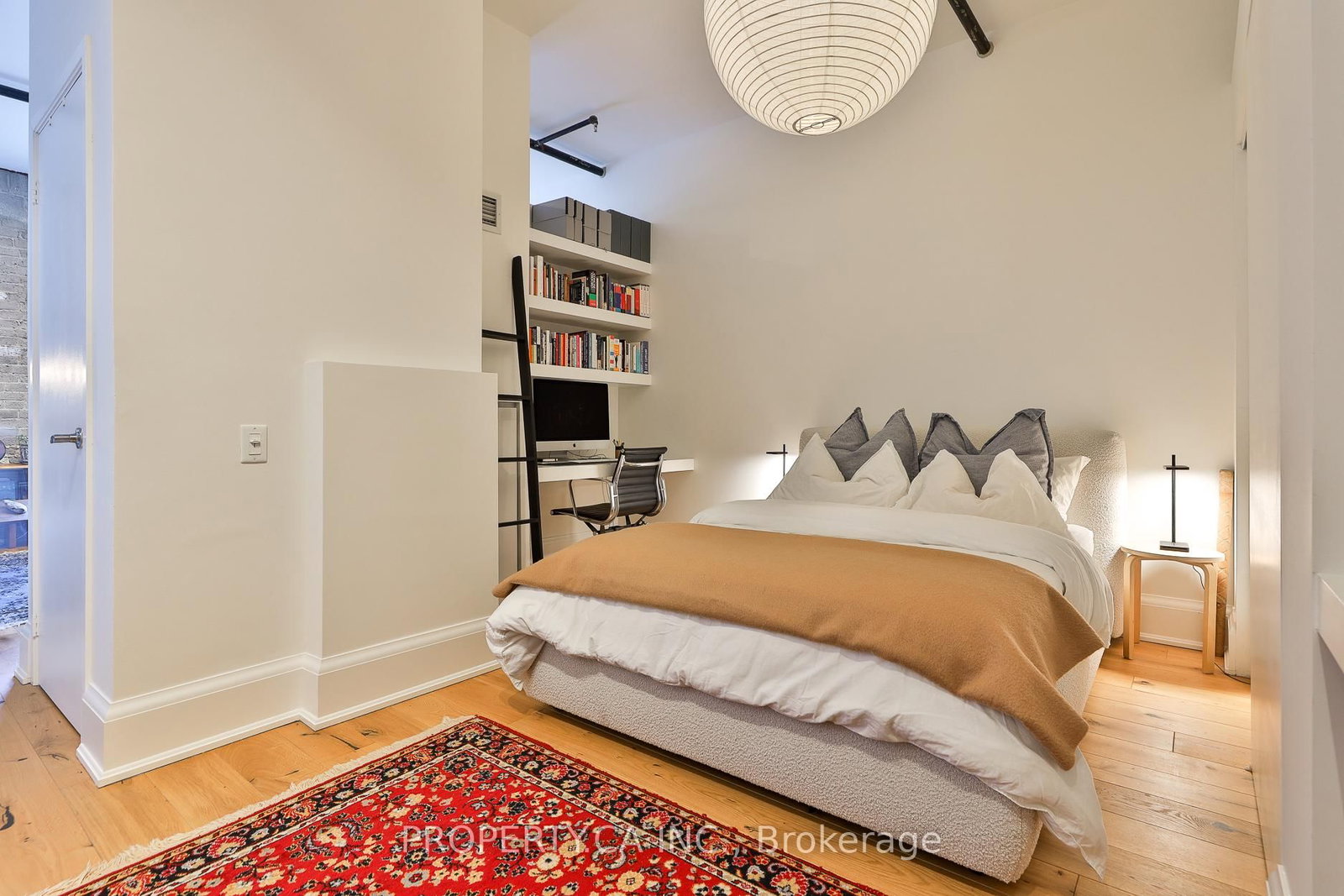 363 Sorauren Avenue, Unit 407 - Photo 5