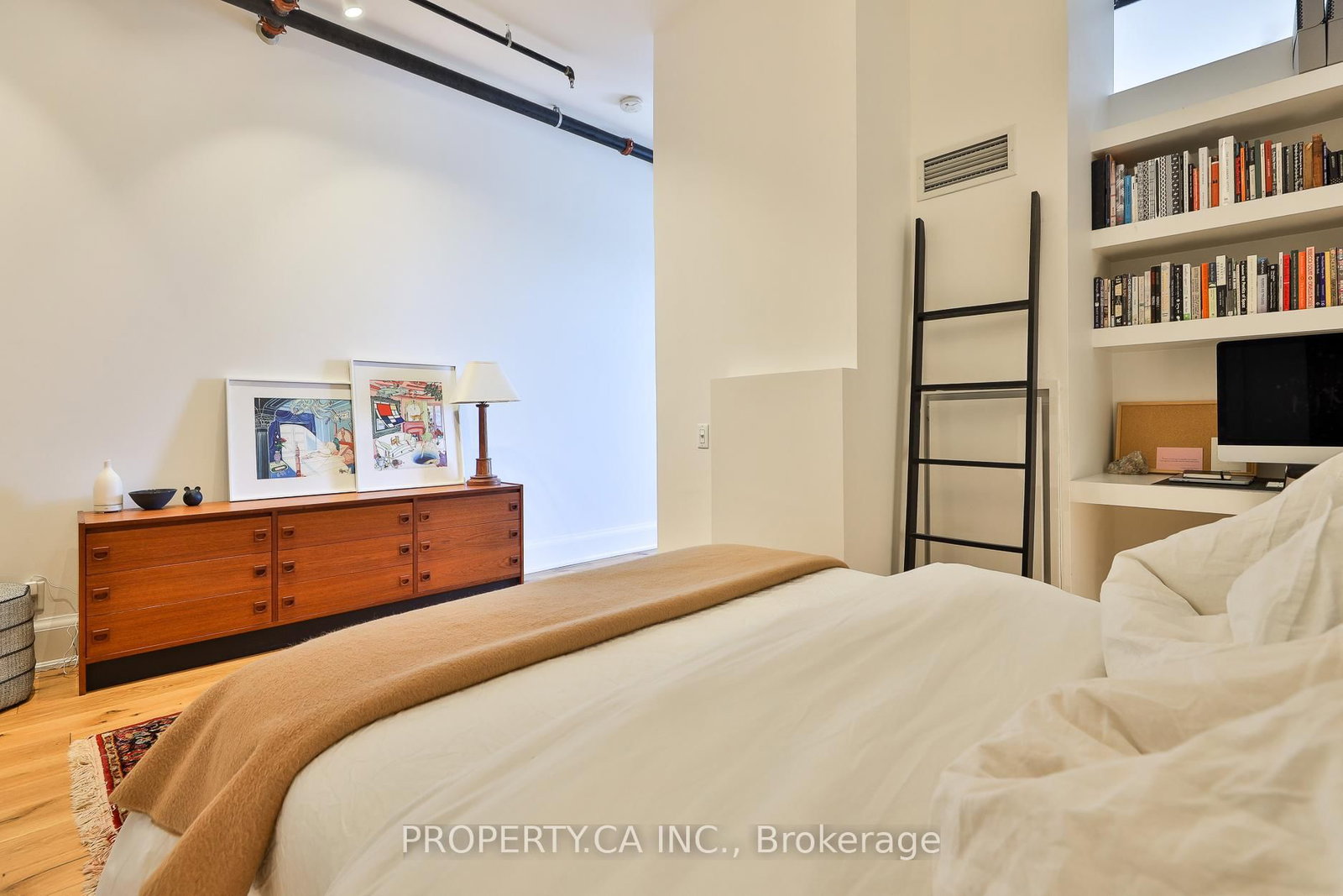 363 Sorauren Avenue, Unit 407 - Photo 7