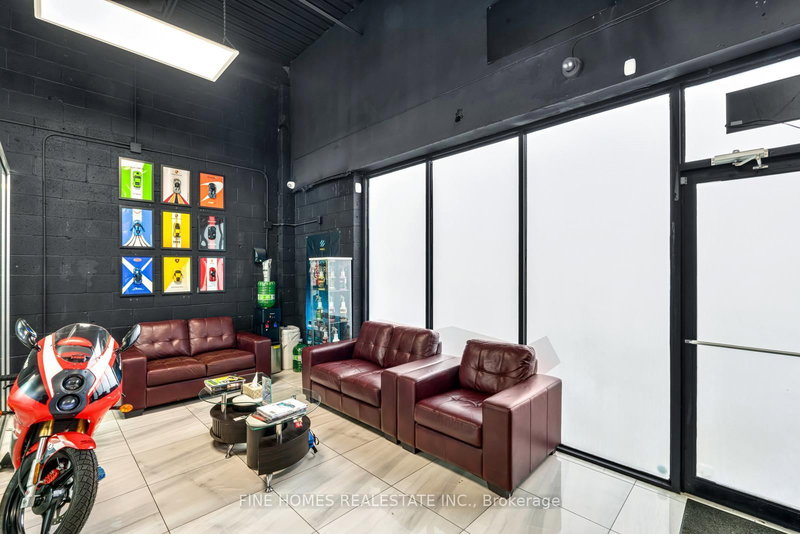 8 - 73 Alness St, Toronto, M3J 2H2 | Image 2