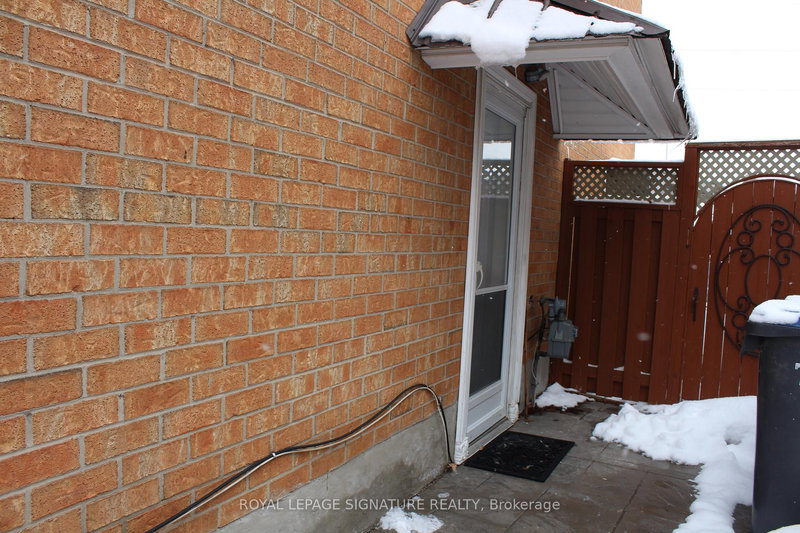 4489 Full Moon Circ, Mississauga, L4Z 2L2 | Image 2