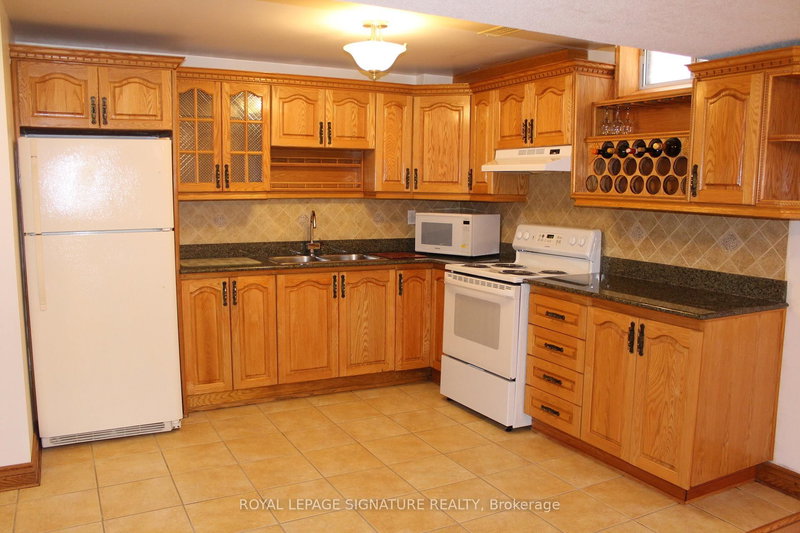 4489 Full Moon Circ, Mississauga, L4Z 2L2 | Image 3