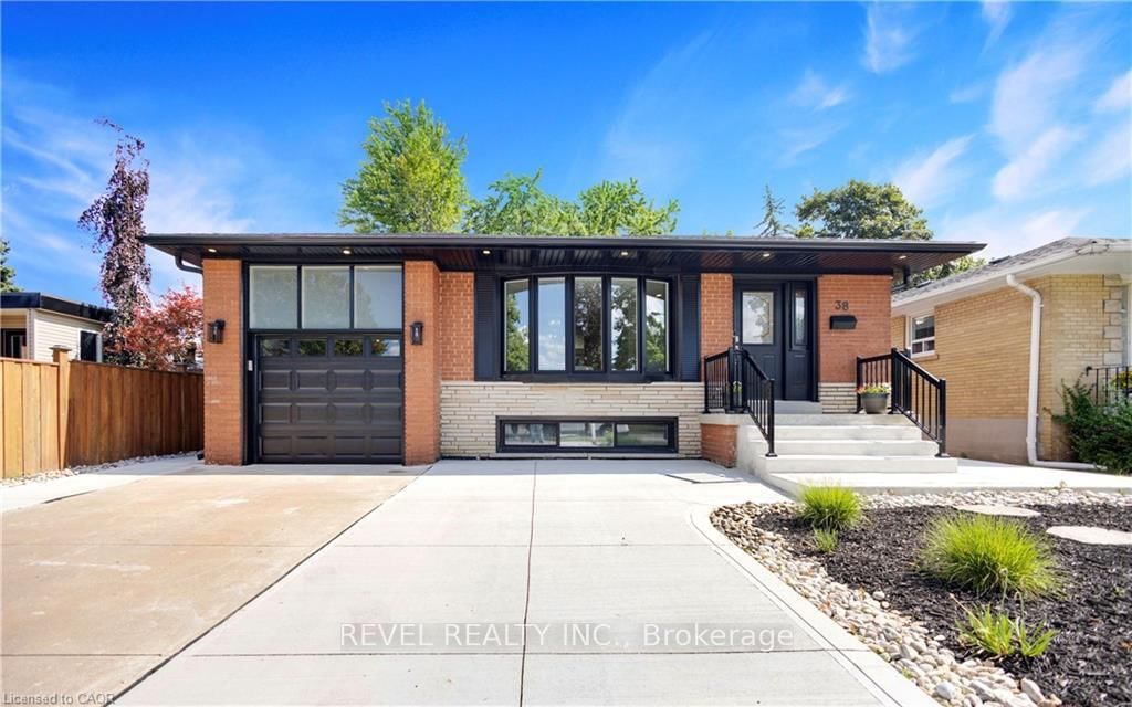 38 Birgitta Crescent, Unit LOWER