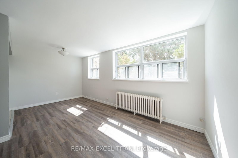 home for lease on 11-799 Robinson Street