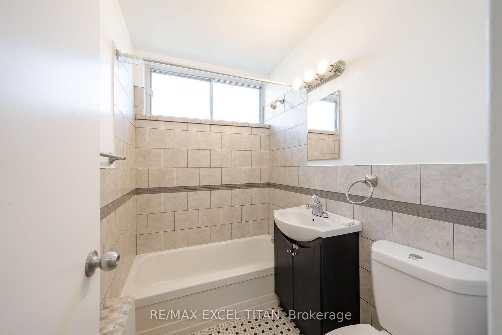 799 Robinson Street, Unit 11 - Photo 11