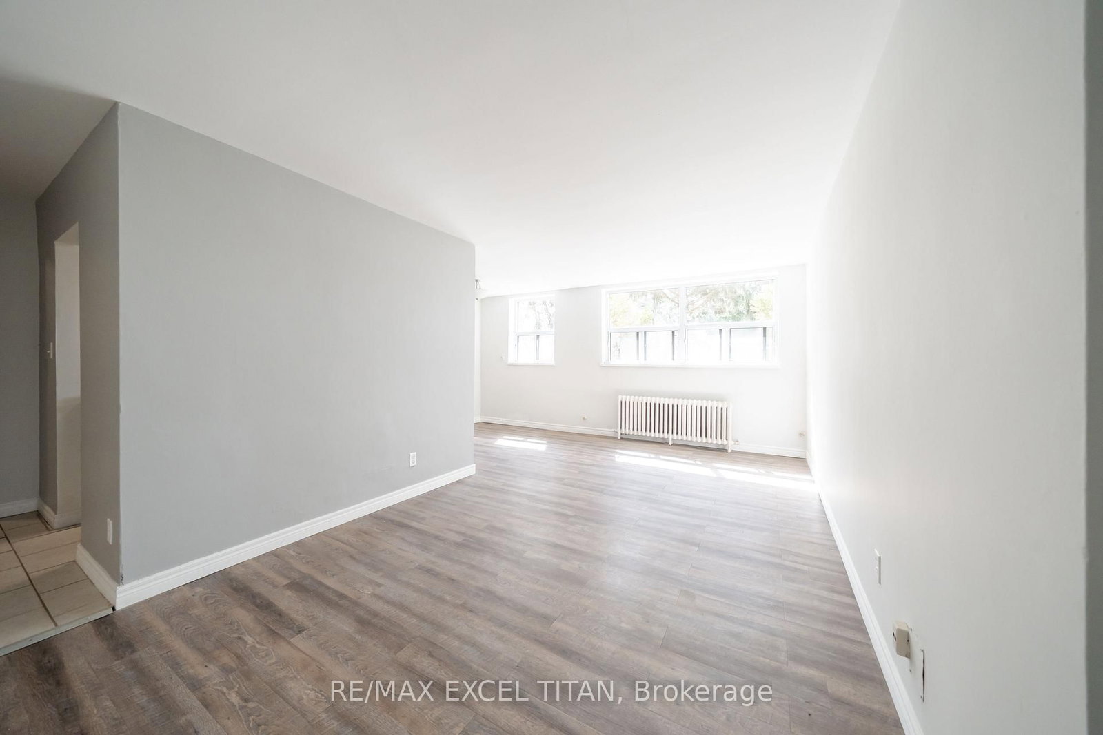 799 Robinson Street, Unit 11 - Photo 2