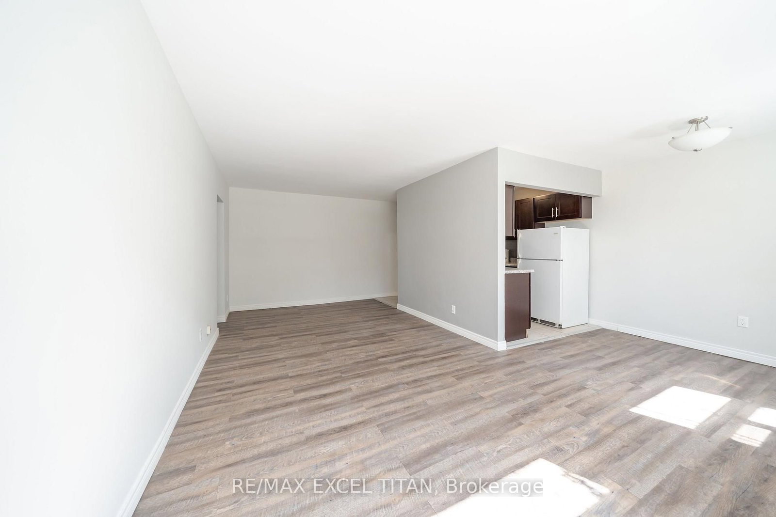 799 Robinson Street, Unit 11 - Photo 8