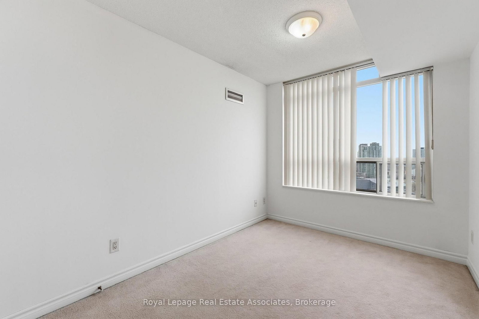 3880 Duke Of York Boulevard, Unit 2208 - Photo 15