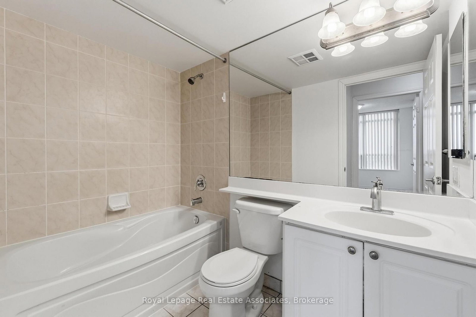 3880 Duke Of York Boulevard, Unit 2208 - Photo 17