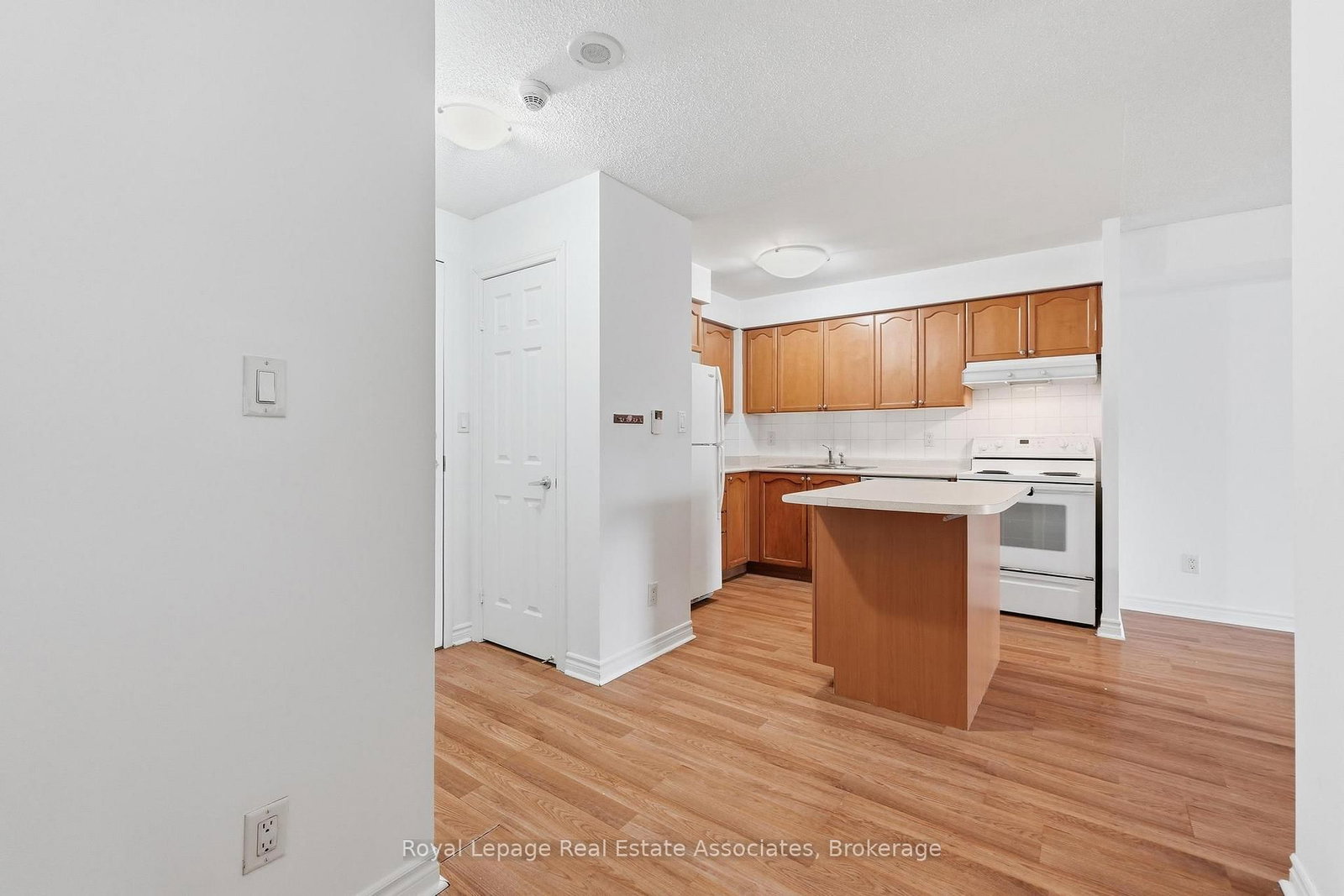 3880 Duke Of York Boulevard, Unit 2208 - Photo 5