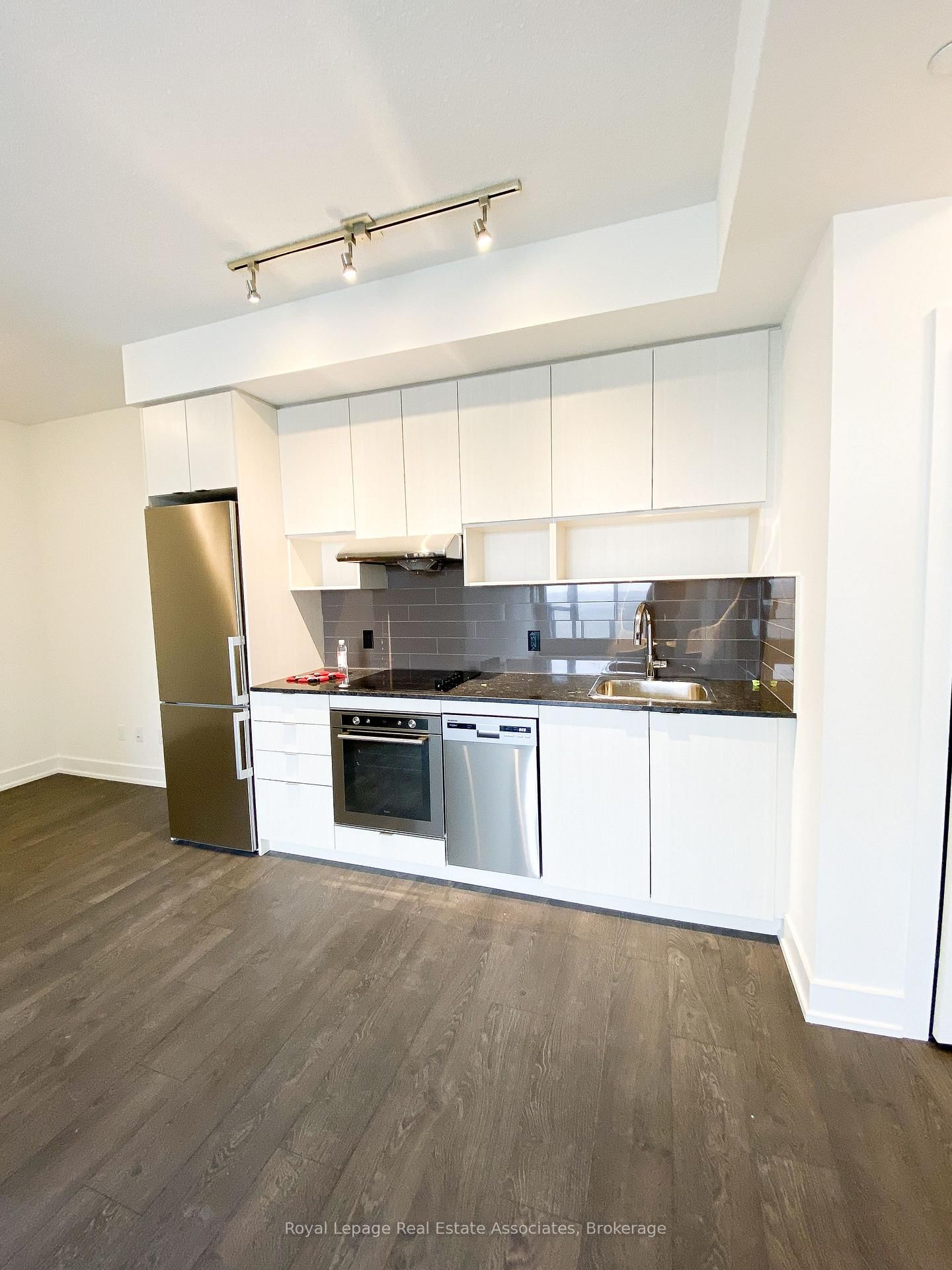 7 Mabelle Avenue, Unit 3306 - Photo 3