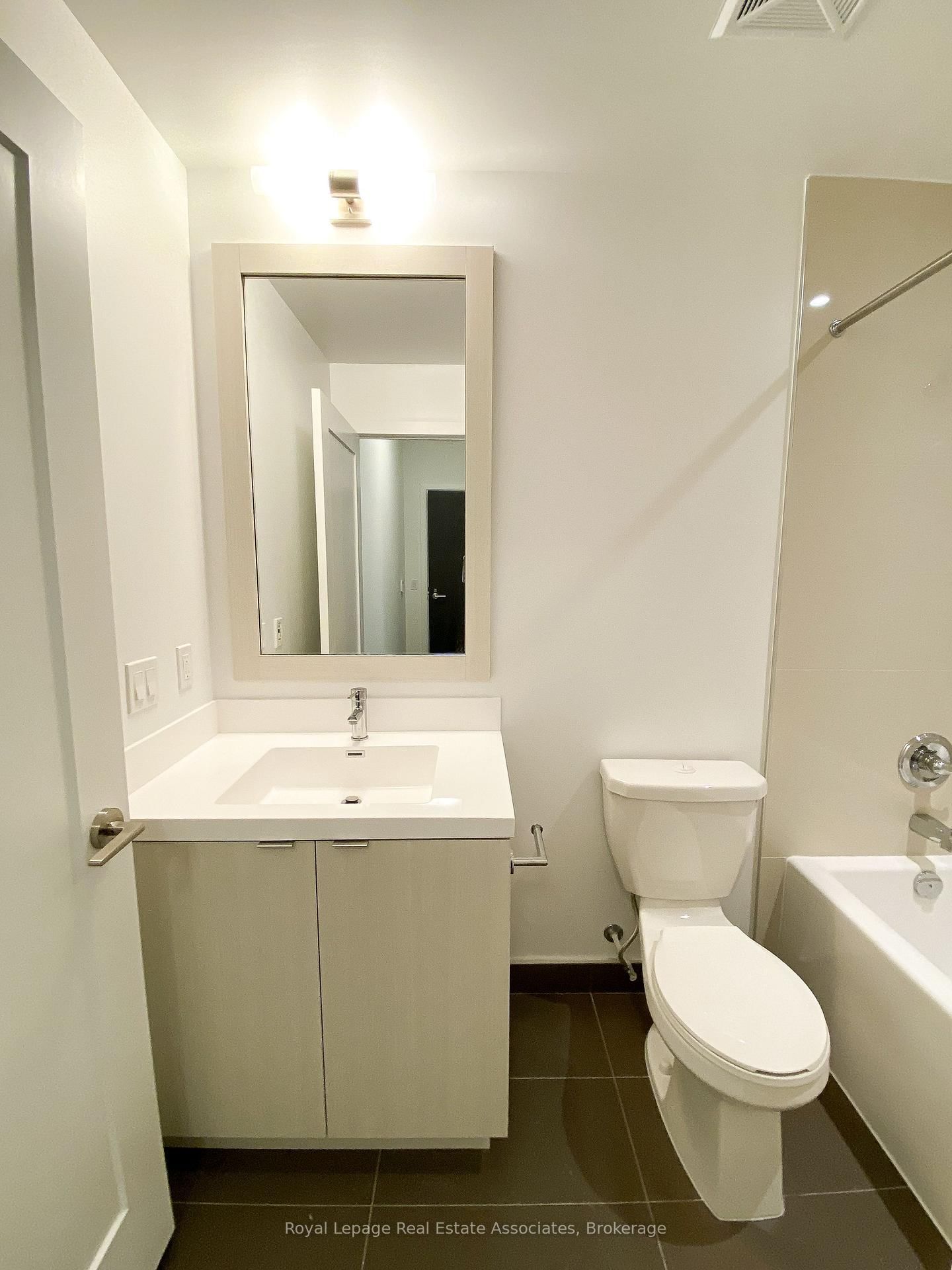 7 Mabelle Avenue, Unit 3306 - Photo 9