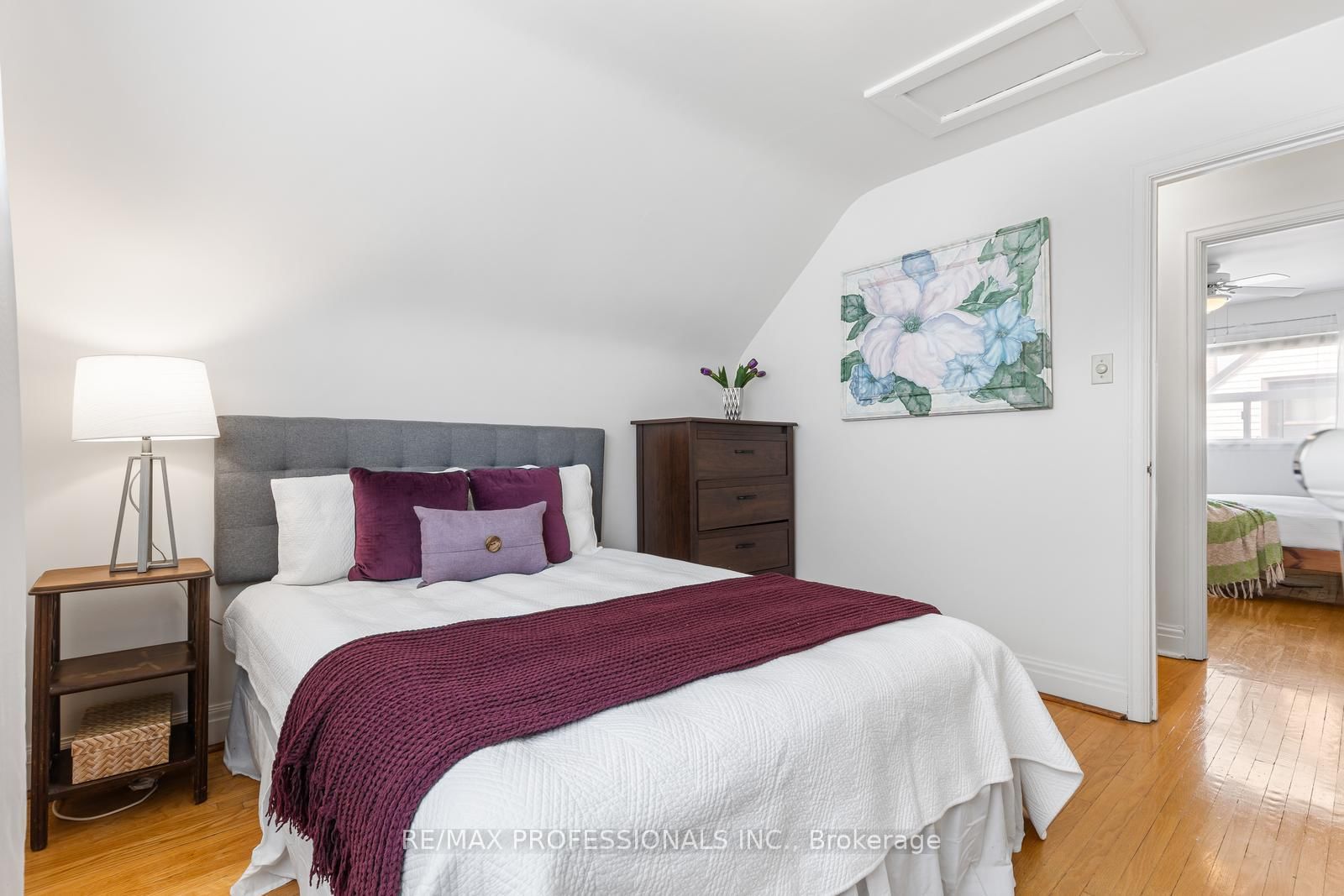 Detached House for sale at 11 Mitcham Drive, Toronto, Ontario, M8W 2J6 - Alderwood - MLS: W12997646