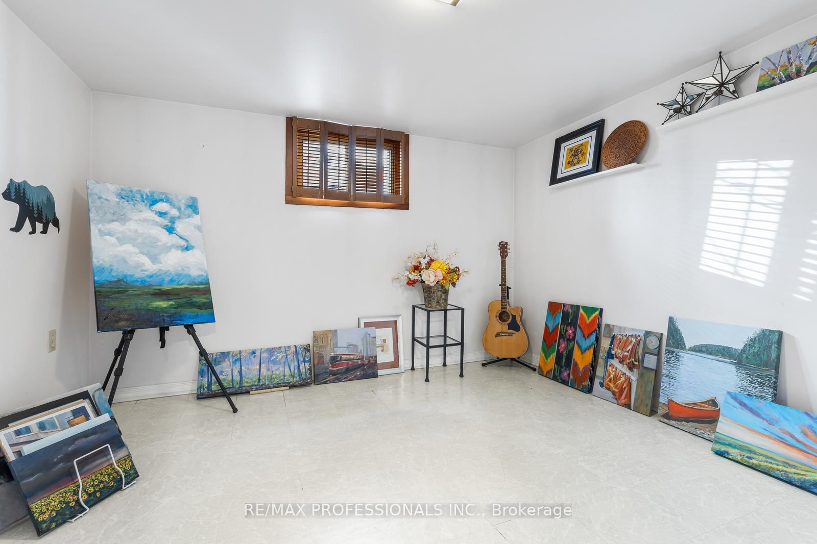 Detached House for sale at 11 Mitcham Drive, Toronto, Ontario, M8W 2J6 - Alderwood - MLS: W12997646