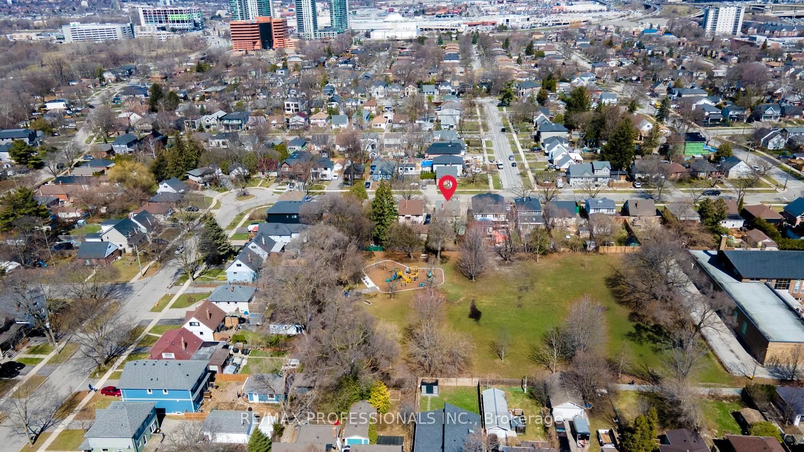 Detached House for sale at 11 Mitcham Drive, Toronto, Ontario, M8W 2J6 - Alderwood - MLS: W12997646