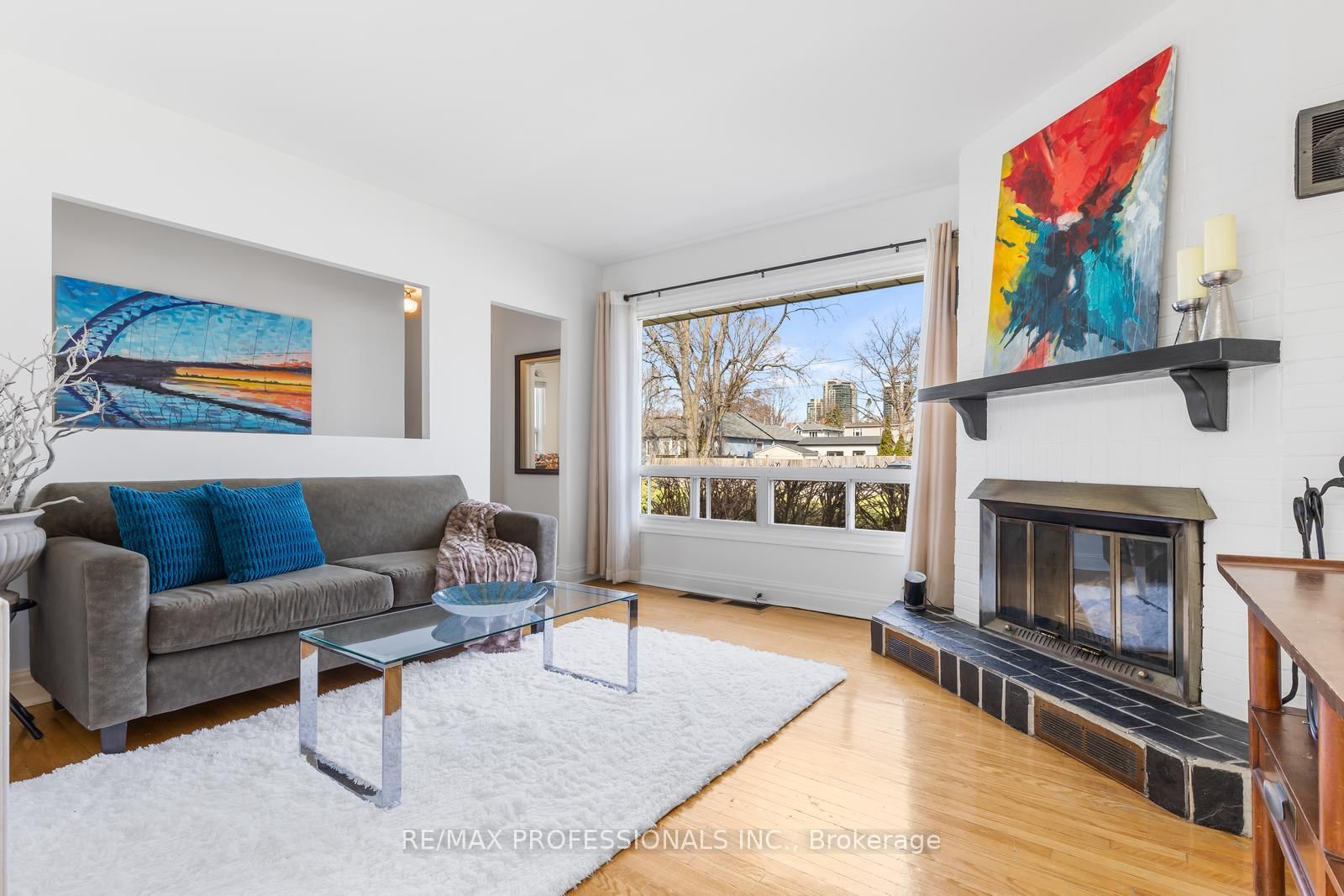 Detached House for sale at 11 Mitcham Drive, Toronto, Ontario, M8W 2J6 - Alderwood - MLS: W12997646