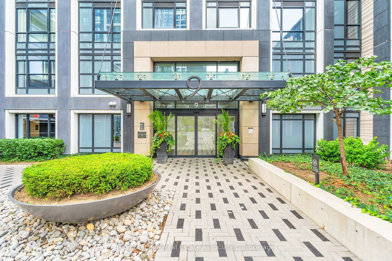 9 Mabelle Avenue, Unit 1715