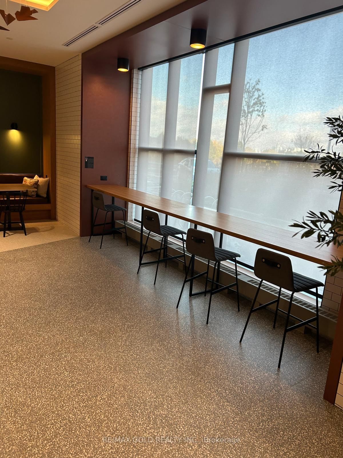 2495 Eglinton Avenue W, Unit 614 - Photo 2