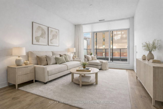 303 - 202 Burnhamthorpe Road E