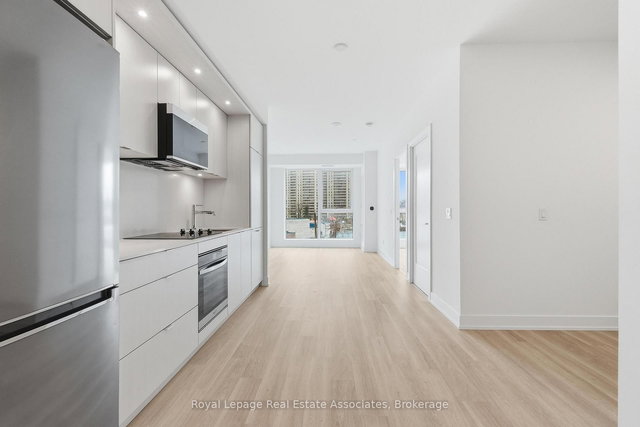 416 - 25 Cordova Avenue