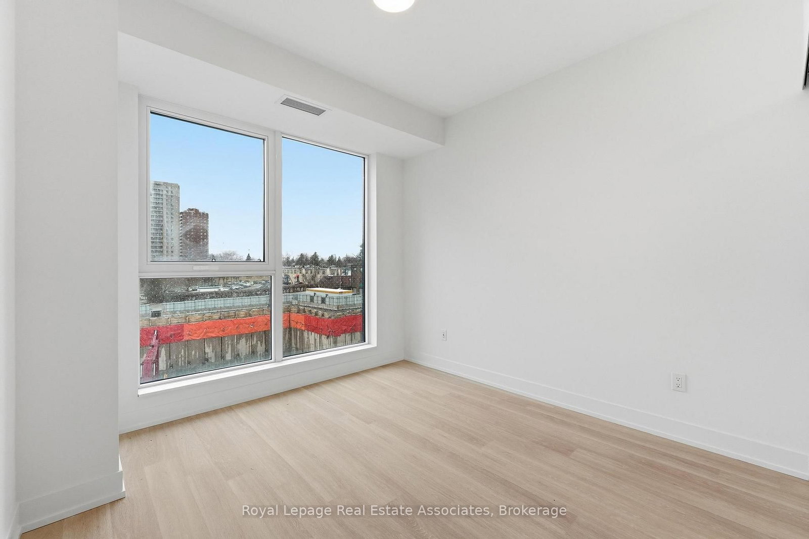 25 Cordova Avenue, Unit 416 - Photo 13