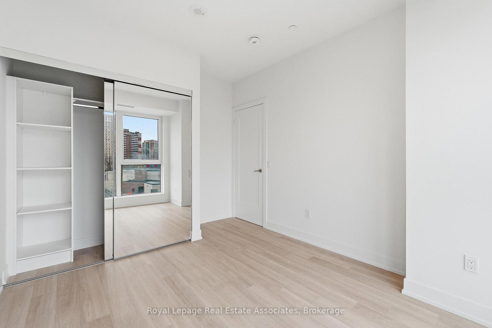 25 Cordova Avenue, Unit 416 - Photo 14