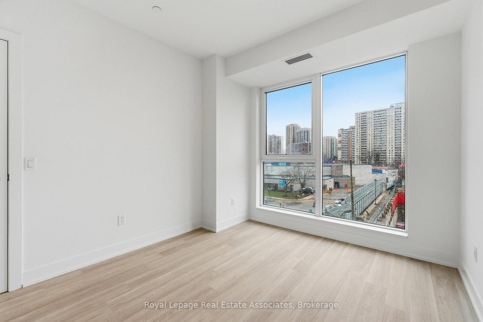 25 Cordova Avenue, Unit 416 - Photo 15